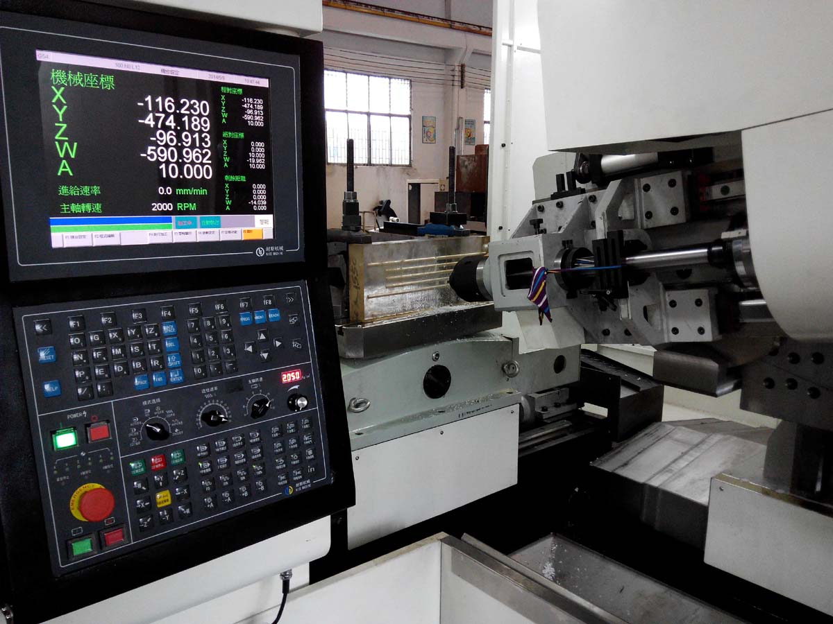 東莞耐斯六軸銑削鉆多功能數(shù)控鉆床交付客戶試機(jī)