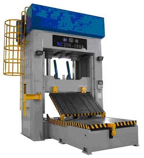 飛模性?xún)r(jià)比最高的合模機(jī)翻模機(jī)深