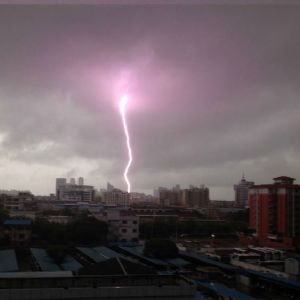 廣東多地遭龍卷風(fēng)襲擊畫面