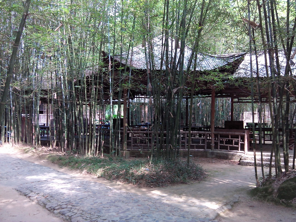 ,香溪堡:一座千年古堡，石階,古圍墻,竹林,幽幽小徑,默默訴說(shuō)著曾經(jīng)的輝煌與蒼傷.