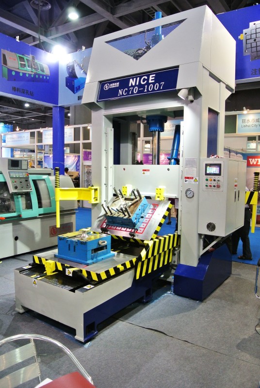 匠心鑄就耐斯翻模機(jī)，合模機(jī)，深孔鉆，CNC磁盤