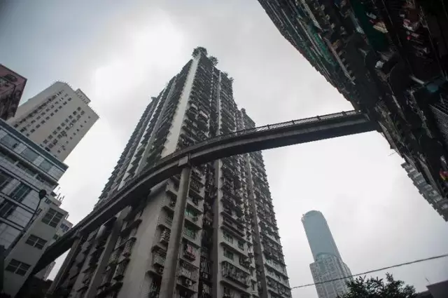 重慶這張照片轟動(dòng)了亞洲，震撼了全世界！耐斯設(shè)備模具行業(yè)領(lǐng)軍人