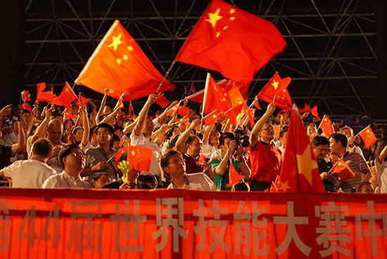強(qiáng)國利器耐斯合模機(jī)，翻模機(jī)，深孔鉆，加工中心磁盤，注塑機(jī)快速換模系統(tǒng)-這場(chǎng)關(guān)乎未來的競(jìng)爭(zhēng)中 中國已經(jīng)獨(dú)占鰲頭！